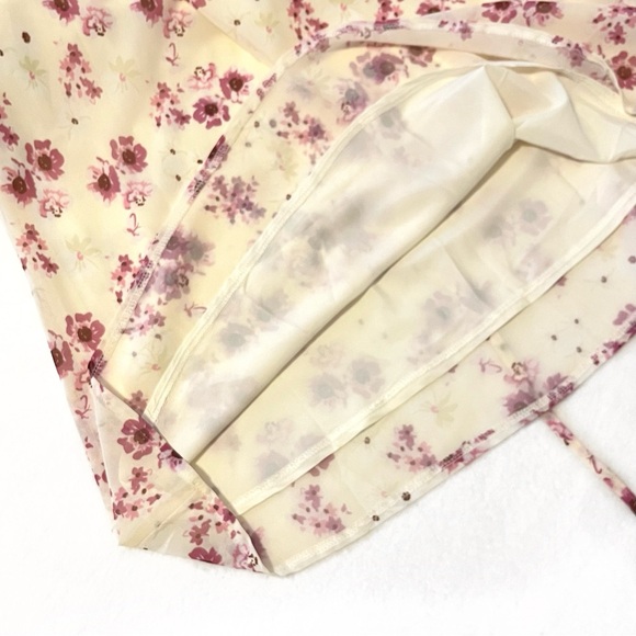 Princess Polly Nellie Plunge Maxi Dress in Yellow Floral - Picture 8 of 9